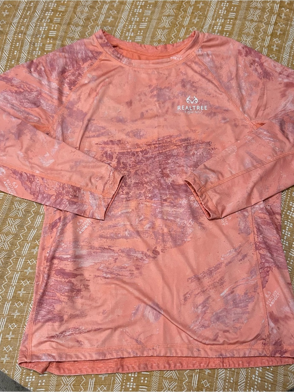 Big Kids Realtree Long Sleeve Performance Tee in Coral Pink Camo